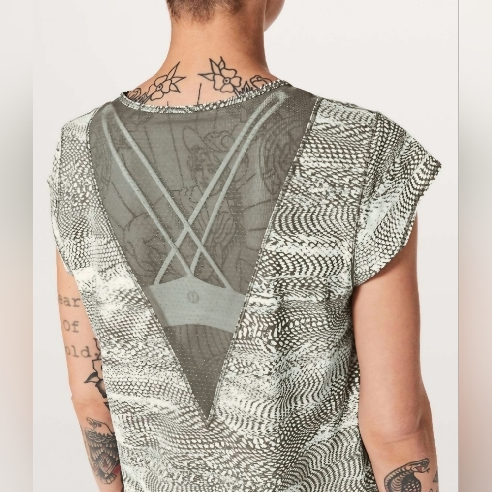 Lululemon Athletica For The Run Swerve Vapor  Short Sleeve Tee In Metal Grey